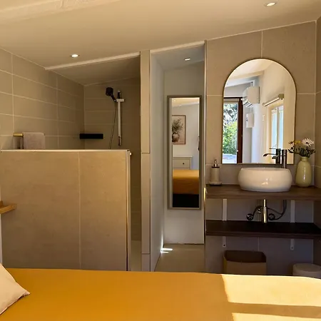 Avec Jacuzzi & Piscine - Proche Port & Plages *